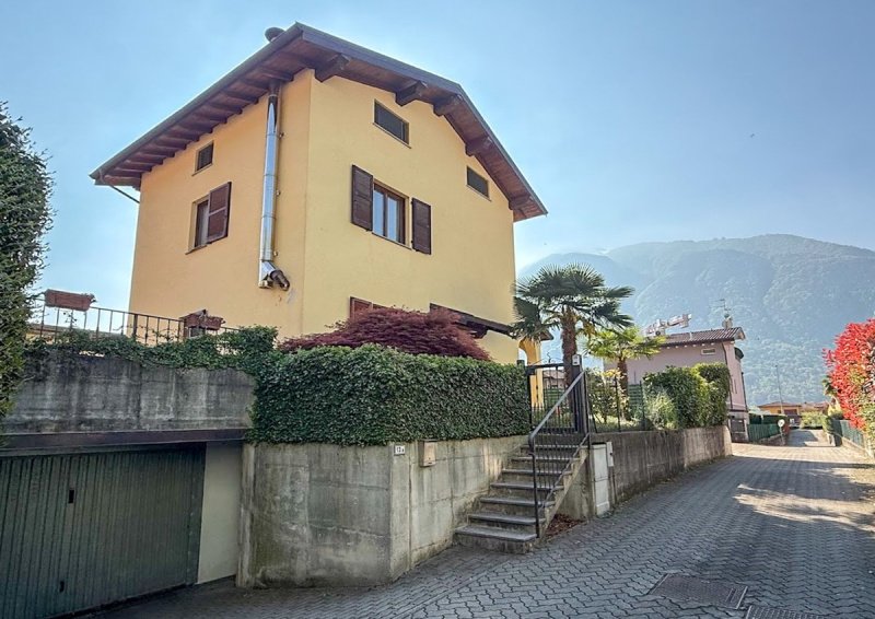 Villa à Porlezza