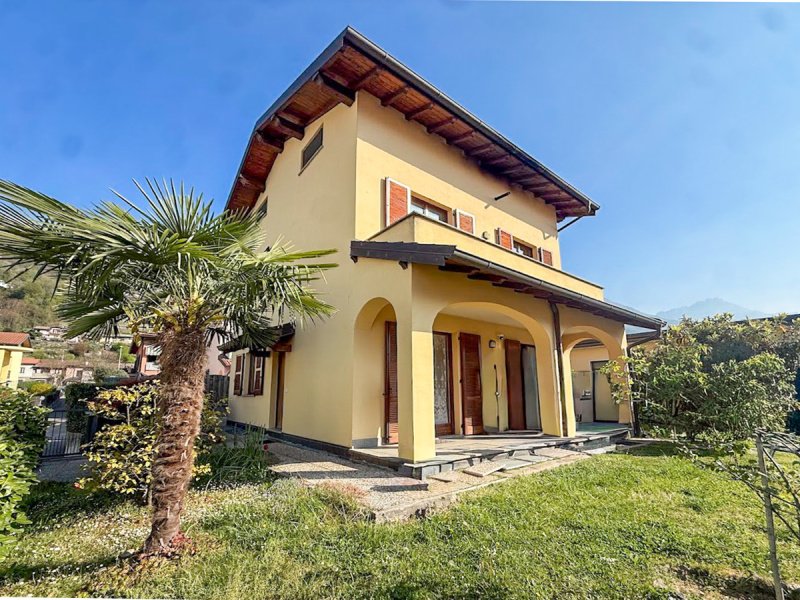 Villa à Porlezza