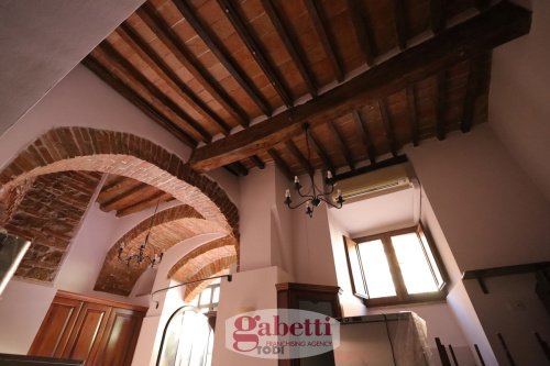 Commercial property in Todi