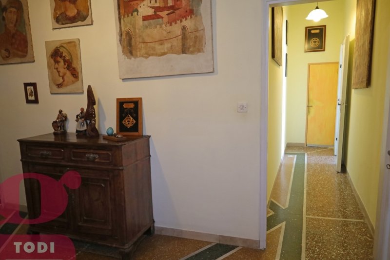 Historisches Appartement in Todi