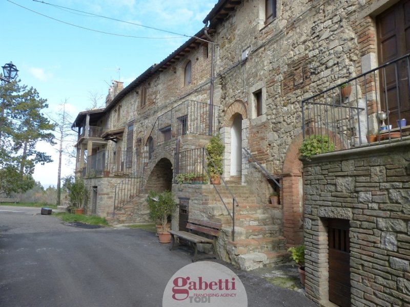 Apartment in Todi