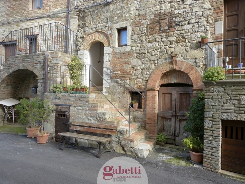 Apartment in Todi