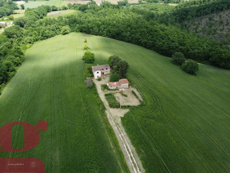 Casa di campagna a Massa Martana