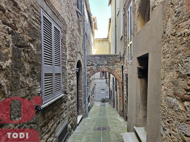 Fristående lägenhet i Todi