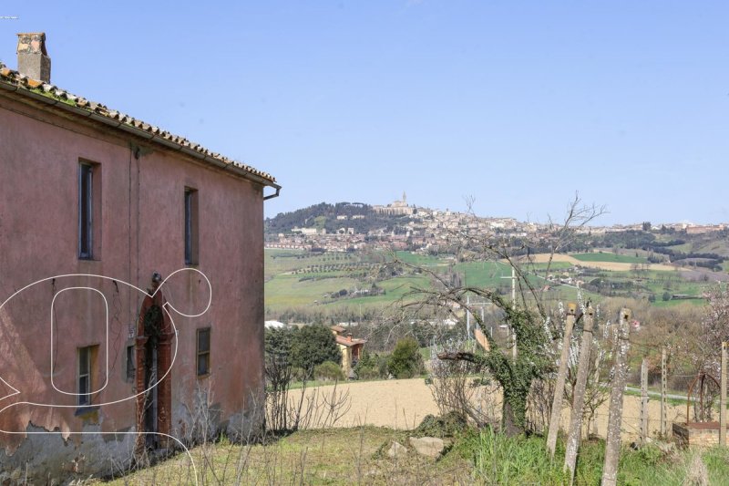 Huis op het platteland in Todi