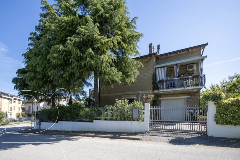 Casa indipendente a Giano dell'Umbria