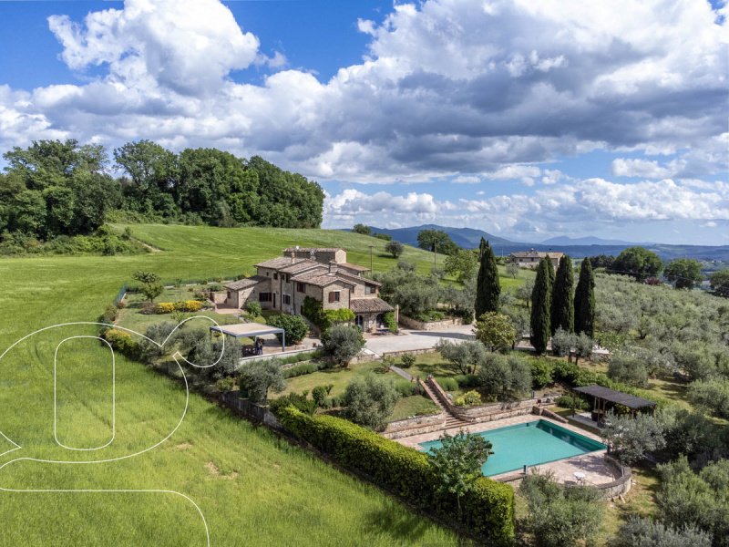 Casolare a Todi