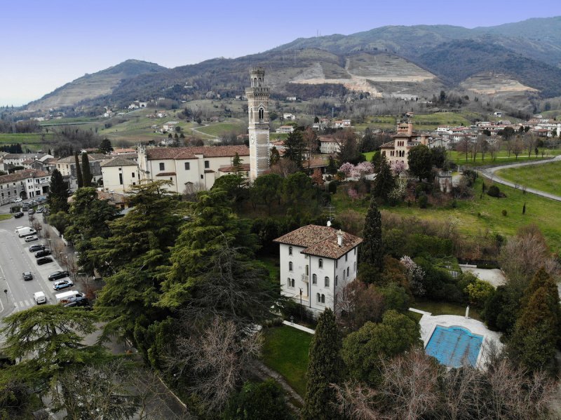 Villa in Caneva