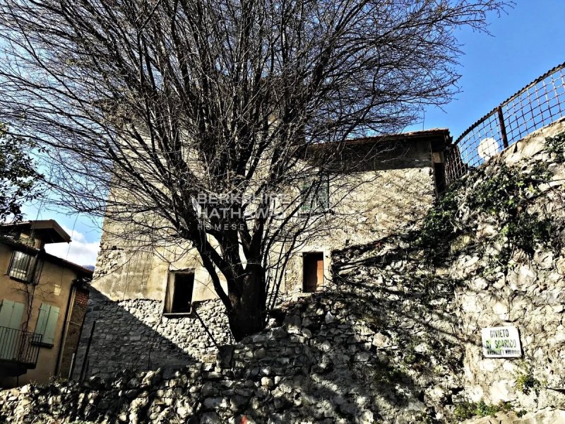 Casa histórica en Nesso