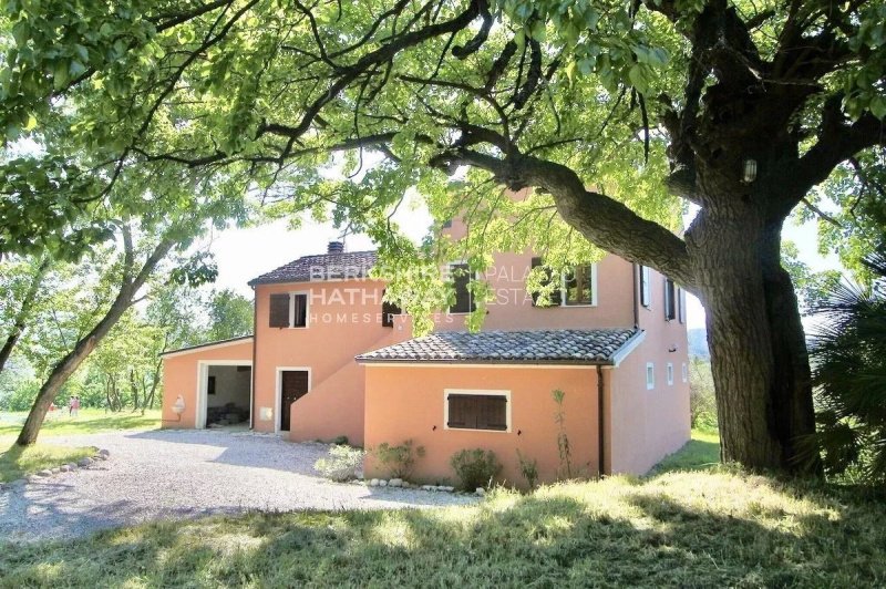 Villa en Cossignano