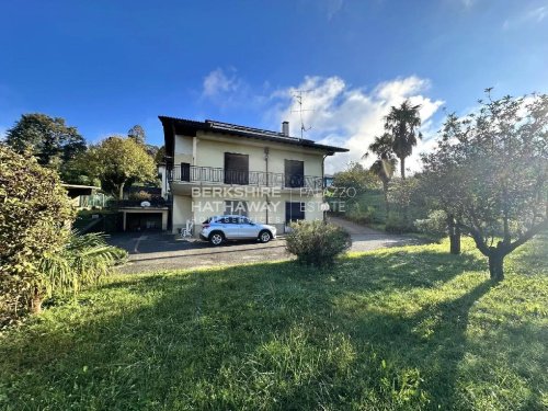 Detached house in Capiago Intimiano