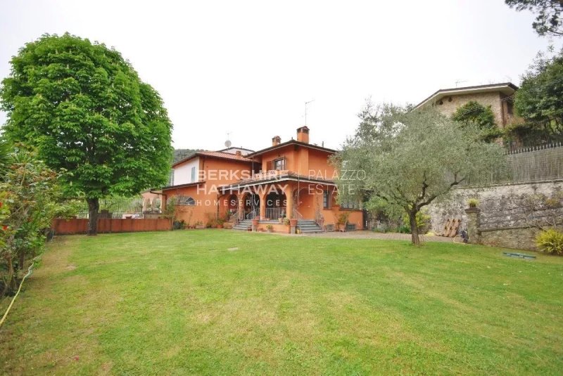 Villa a Camaiore