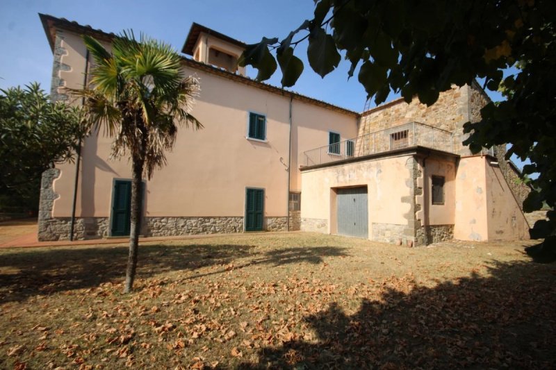 Villa i Volterra