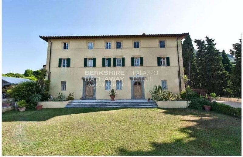 Villa in Pietrasanta