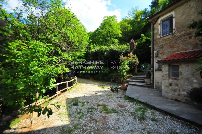 Farmhouse in Pietrasanta