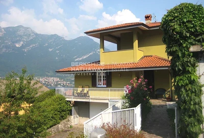 Villa a Oliveto Lario