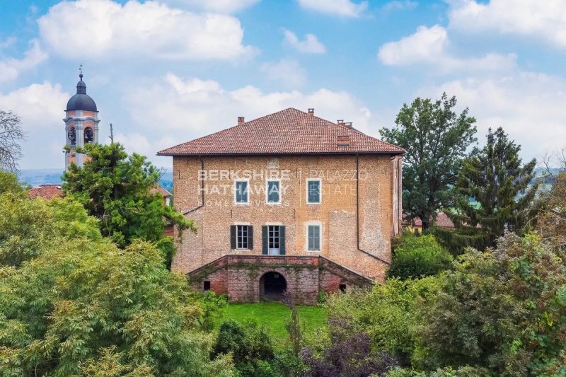 Castelo em Roatto