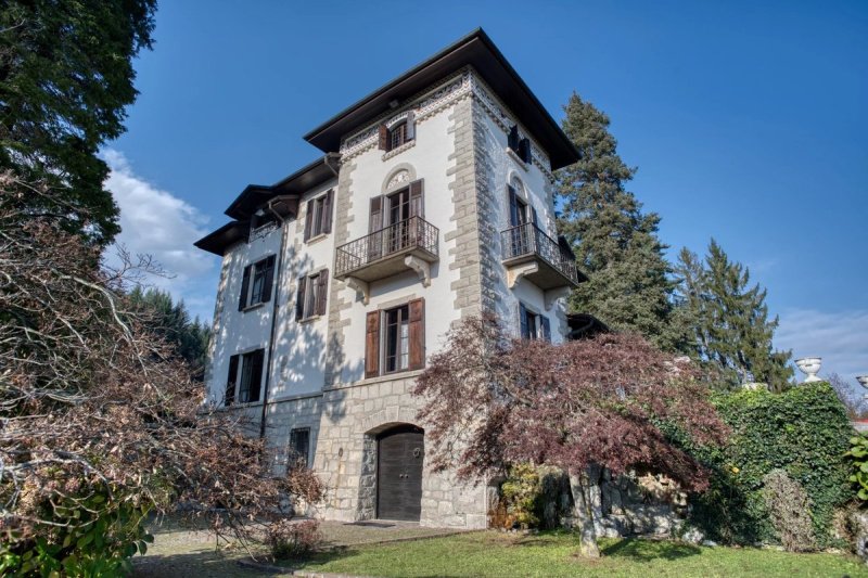 Villa in Stresa