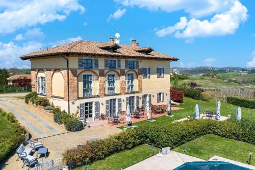 Villa in Agliano Terme