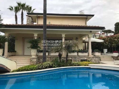 Villa in Pietrasanta