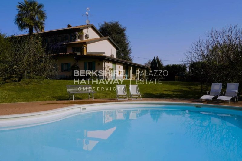 Villa in Agrate Conturbia