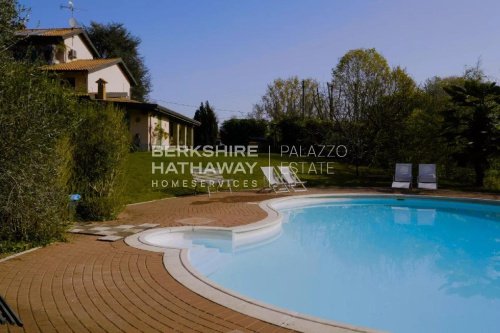 Villa i Agrate Conturbia