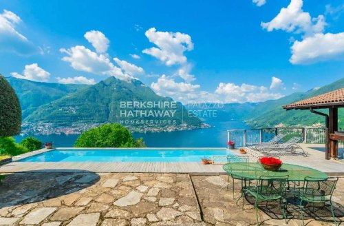 Villa en Faggeto Lario