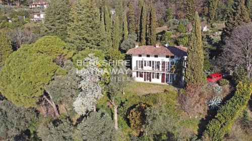 Вилла в Гардоне-Ривьера