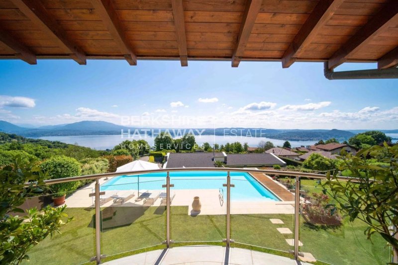 Moradia em Massino Visconti