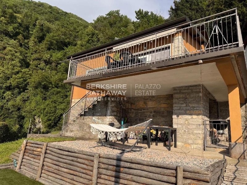 Villa a Pognana Lario
