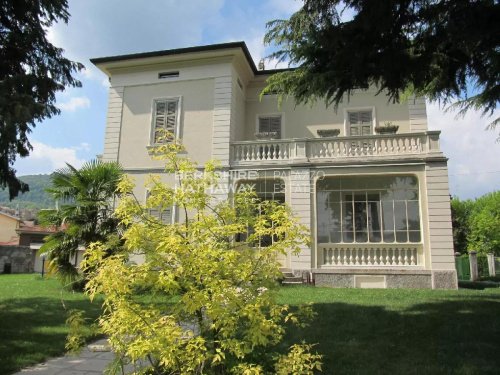 Villa in Erba