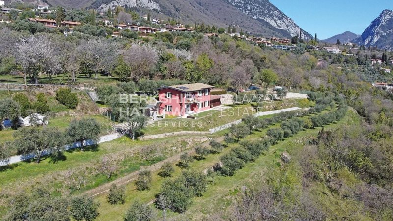 托斯科拉诺-马德尔诺别墅