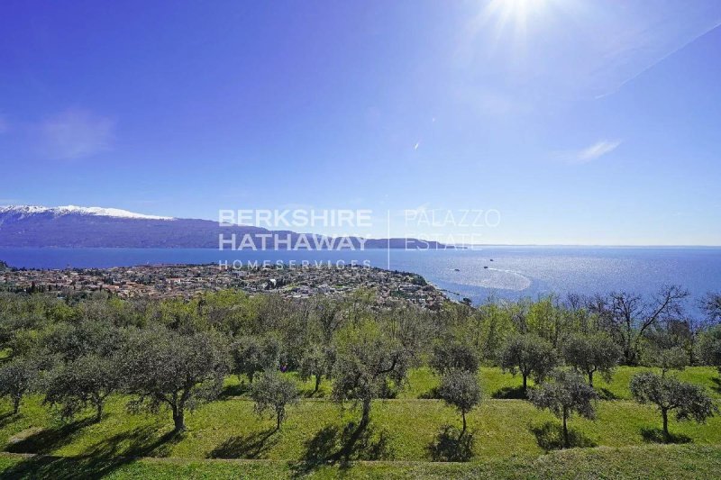 托斯科拉诺-马德尔诺别墅