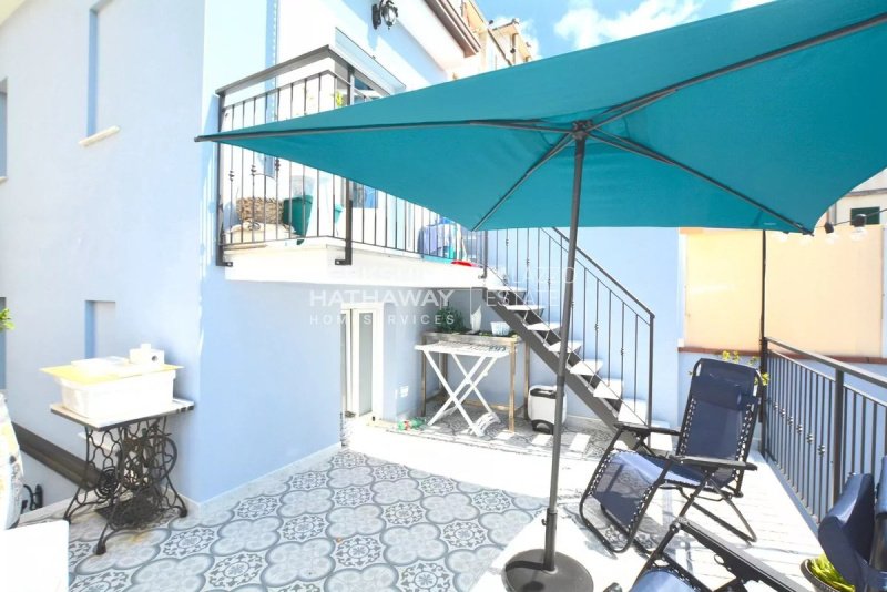 Top-to-bottom house in Viareggio