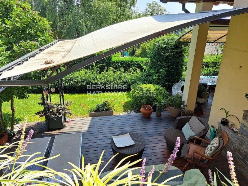 Villa in Capiago Intimiano