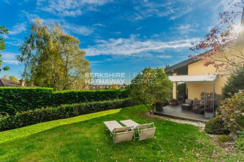 Villa in Capiago Intimiano