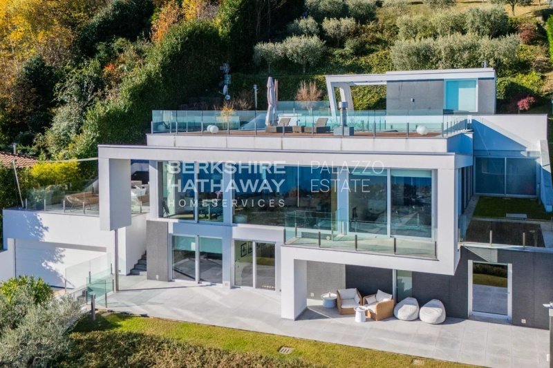 Villa in Massino Visconti