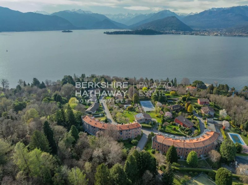 Moradia em Laveno-Mombello