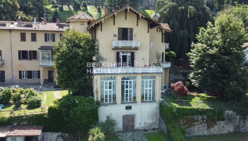 Takvåning i Faggeto Lario