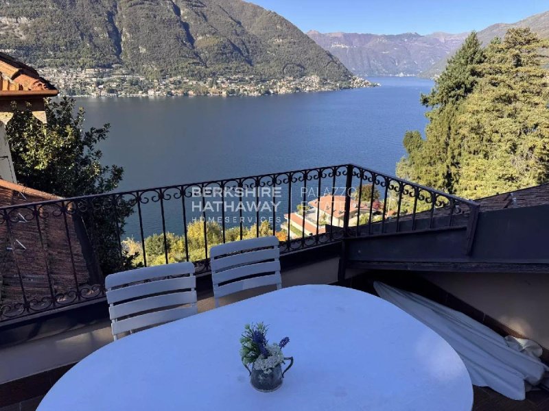 Takvåning i Faggeto Lario