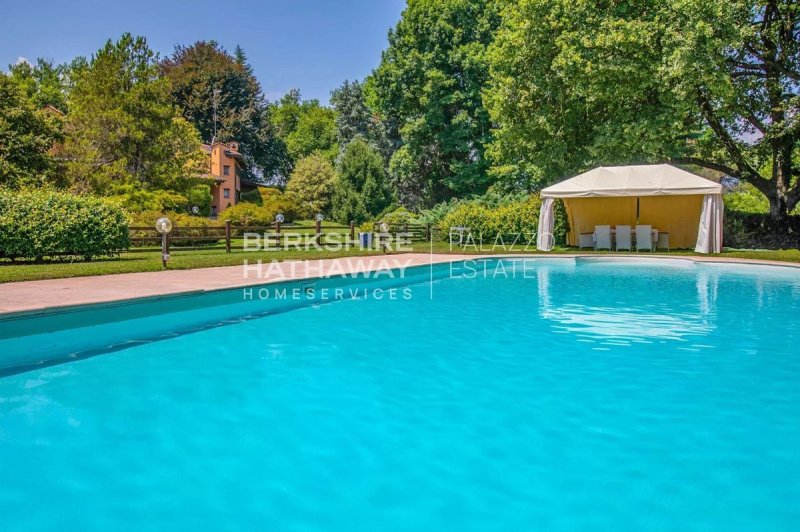 Villa i Dormelletto