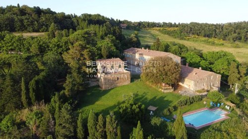 Villa in Pomarance