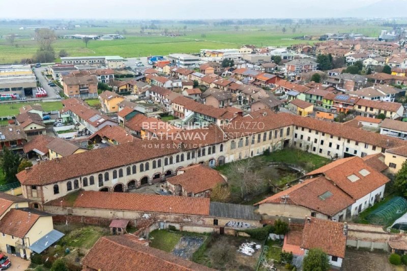 Commercial property in Castagnole Piemonte