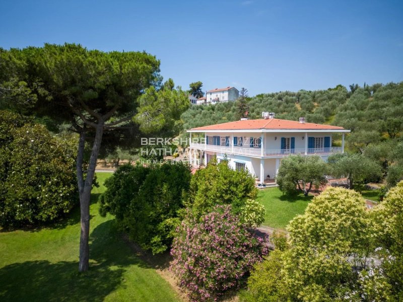 Villa i Massarosa