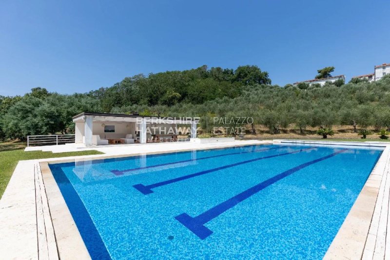Villa i Massarosa
