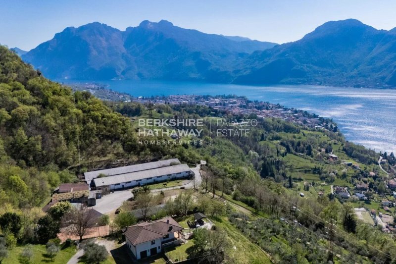 Villa à Mandello del Lario