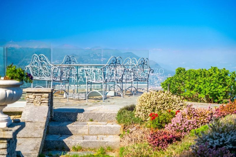 Villa in Stresa