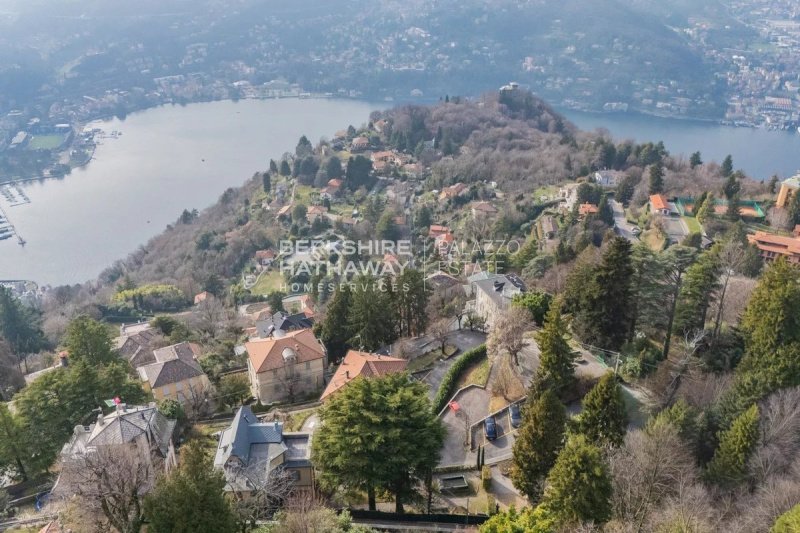 Villa i Brunate