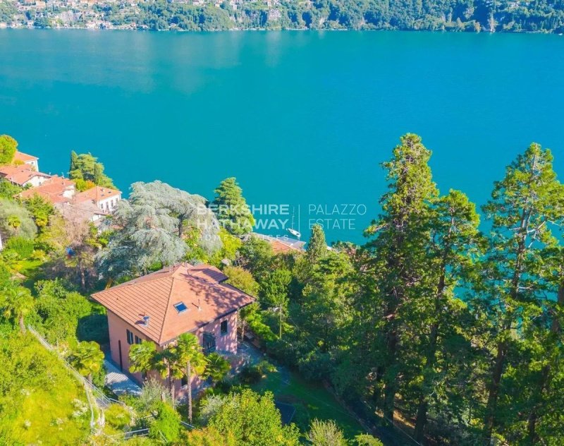 Villa in Carate Urio