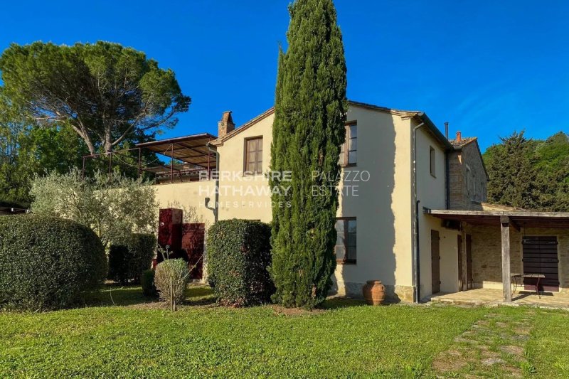 Villa in Montescudaio